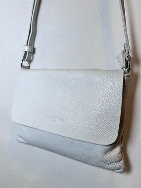 Pelletteria Veneta Pale Grey Leather Flapover Crossbody Bag. Made in Italy